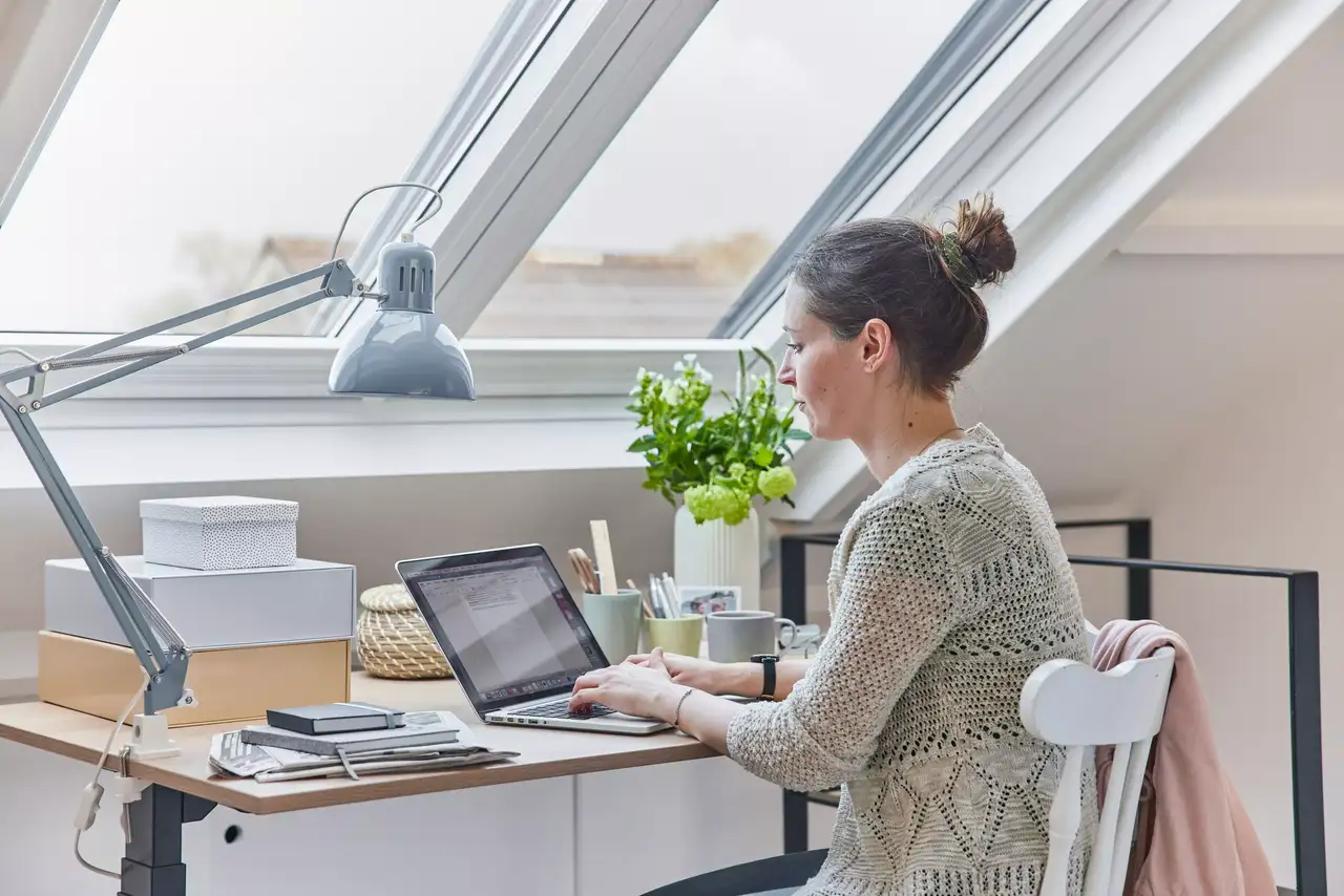 4 options pour bien aménager son bureau dans les combles
